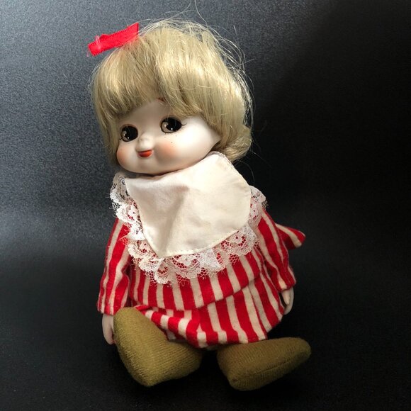 Doll Vintage Enesco Wind Up Moving Music Porcelain 7" Red Girl Shelf Sitter - Picture 2 of 8